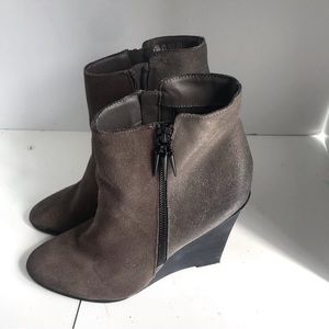 Fergie Brown Leather Wedge Ankle Boots Side Zip Women's Sz 8.5